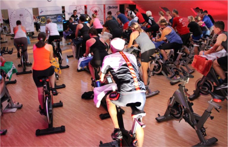 Indoor Cycling umgangssprachlich Spinning - Live Kurse - Events und Ausdauersport